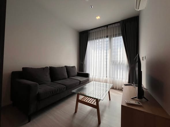 bedroom and living room of Life Asoke – Rama 9