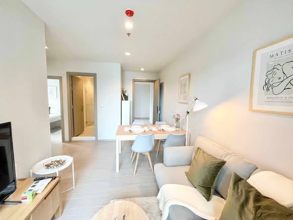 bedroom and living room of Life Asoke – Rama 9