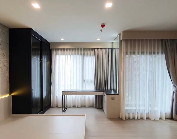 bedroom and room interior of Life Asoke – Rama 9