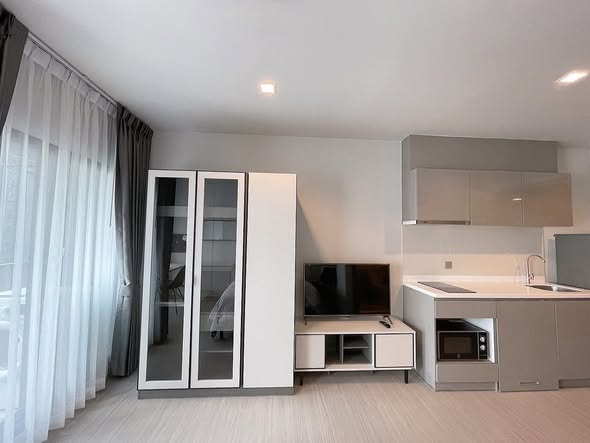 bedroom and room interior of Life Asoke – Rama 9