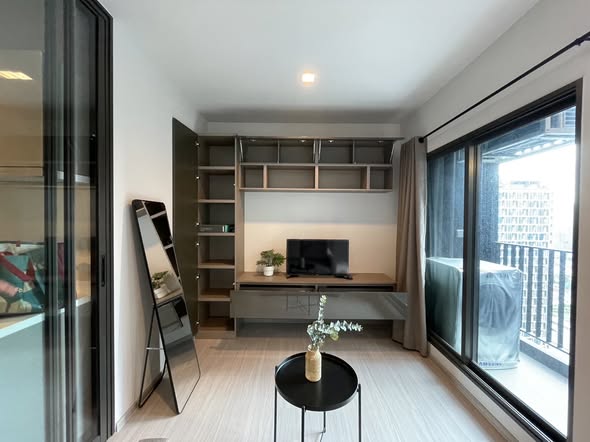 bedroom and room interior of Life Asoke – Rama 9