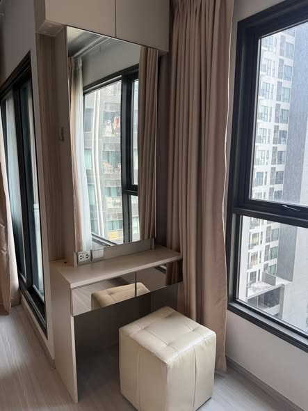 bedroom and room interior of Life Asoke – Rama 9