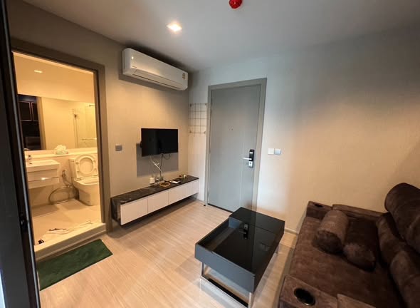 bedroom and room interior of Life Asoke – Rama 9