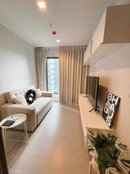 living room of Life Asoke – Rama 9