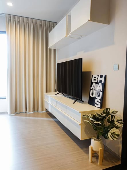 living room and bathroom of Life Asoke – Rama 9