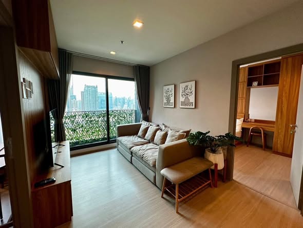 living room and bedroom of Life Asoke – Rama 9