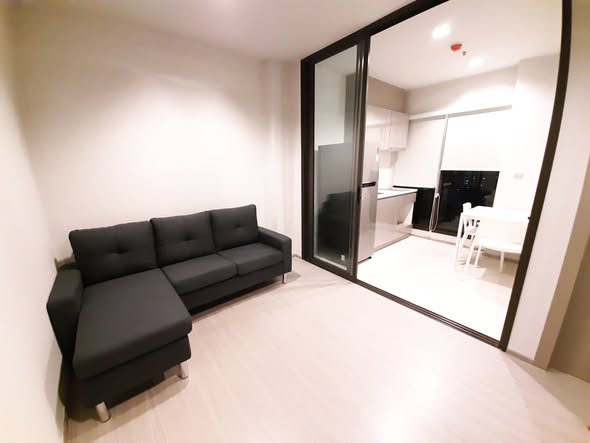 living room and room interior of Life Asoke – Rama 9