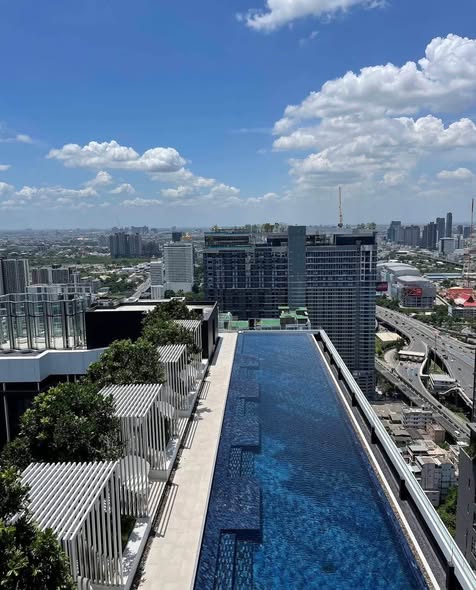 pool of Life Asoke – Rama 9