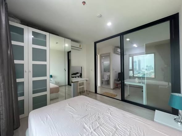 bedroom and room interior of Life Asoke