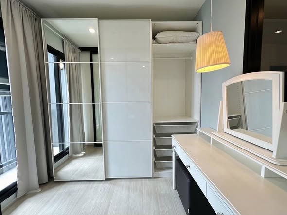 bedroom and room interior of Life Asoke