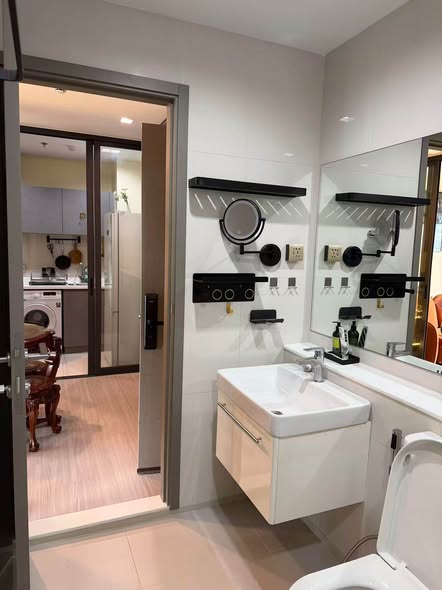 bathroom of Life Asoke Hype