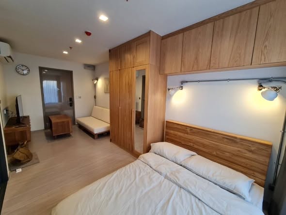 bedroom of Life Asoke Hype