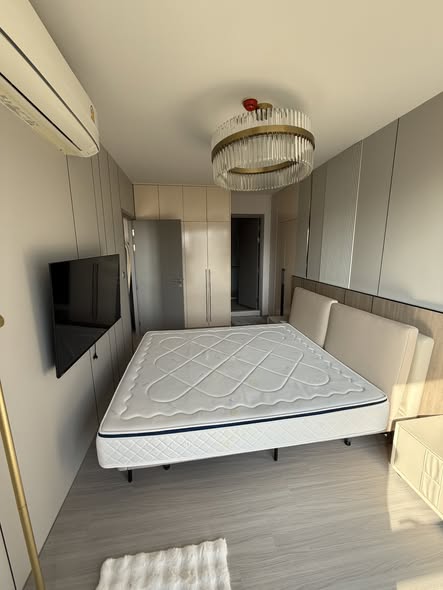 bedroom of Life Asoke Hype