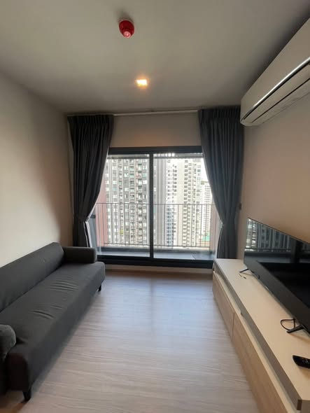 bedroom of Life Asoke Hype