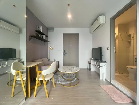 bedroom of Life Asoke Hype
