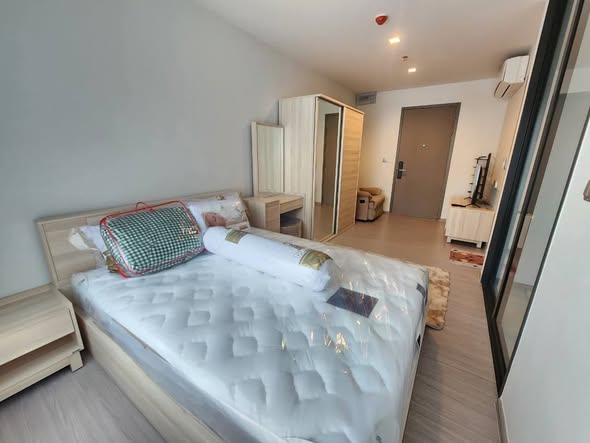 bedroom of Life Asoke Hype