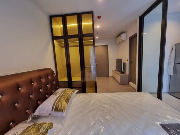 bedroom of Life Asoke Hype