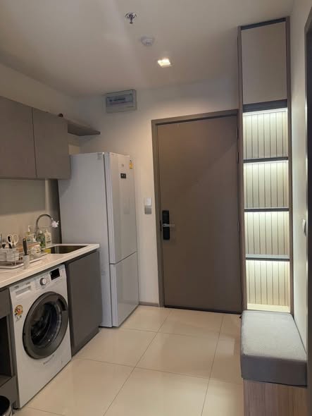 bedroom of Life Asoke Hype