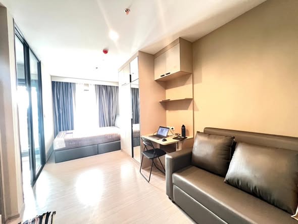 bedroom of Life Asoke Hype
