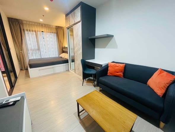 bedroom and living room of Life Asoke Hype