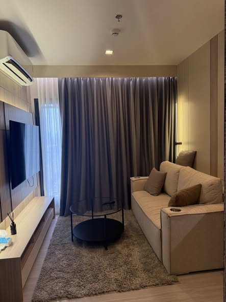 bedroom and living room of Life Asoke Hype