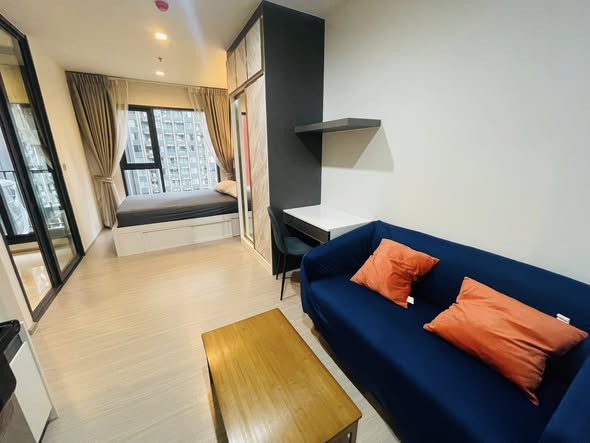 bedroom and living room of Life Asoke Hype