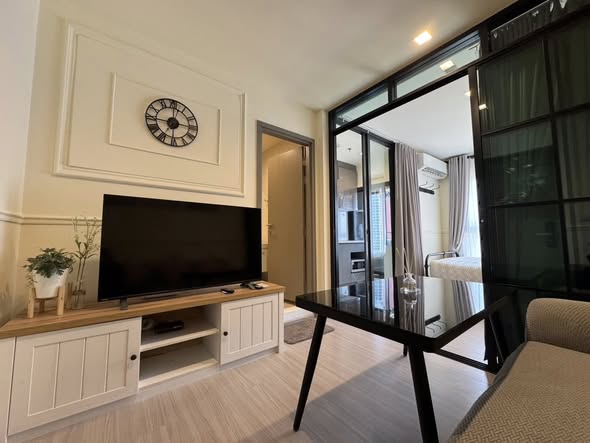bedroom and living room and room interior of Life Asoke Hype