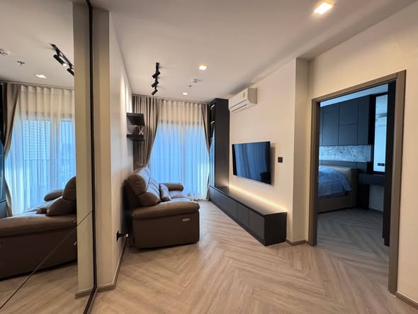 bedroom and living room and room interior of Life Asoke Hype