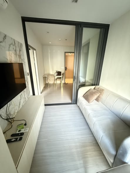 bedroom and living room and room interior of Life Asoke Hype