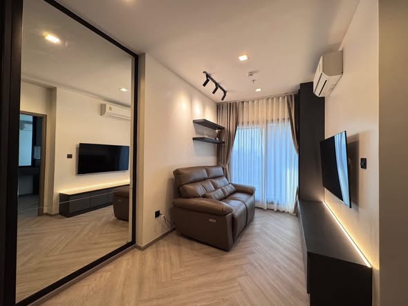 bedroom and living room and room interior of Life Asoke Hype