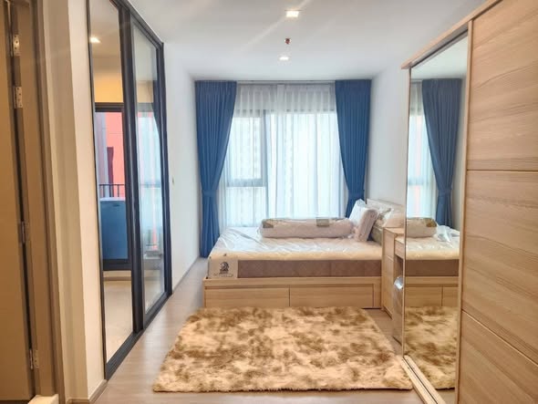 bedroom and room interior of Life Asoke Hype