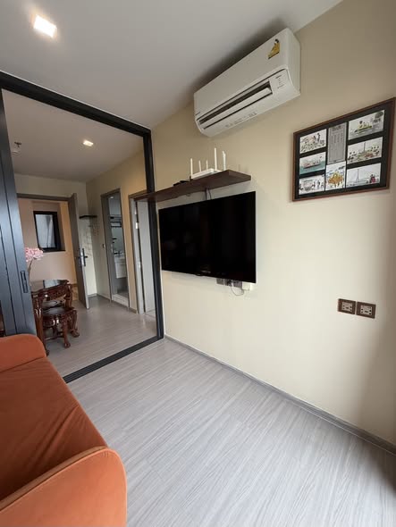 bedroom and room interior of Life Asoke Hype