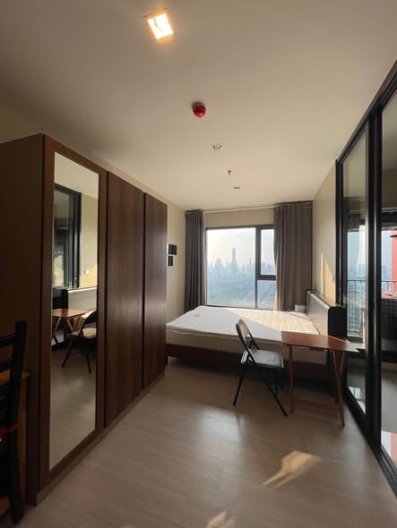 bedroom and room interior of Life Asoke Hype