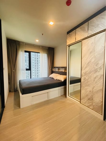 bedroom and room interior of Life Asoke Hype