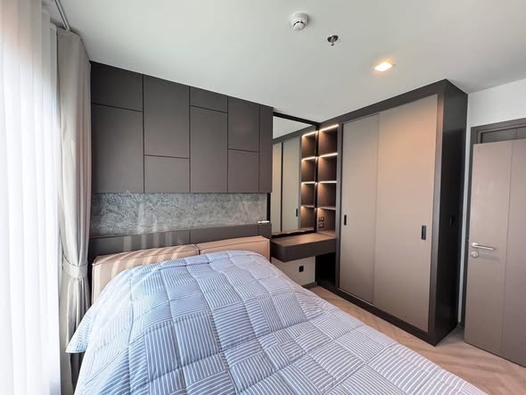 bedroom and room interior of Life Asoke Hype