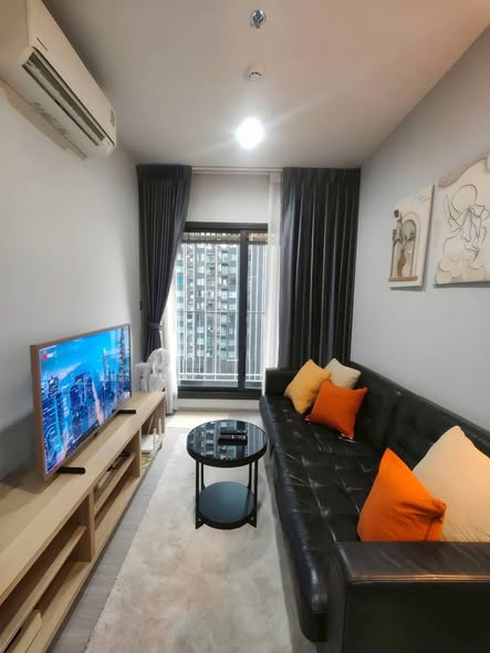 living room and bedroom of Life Asoke Hype