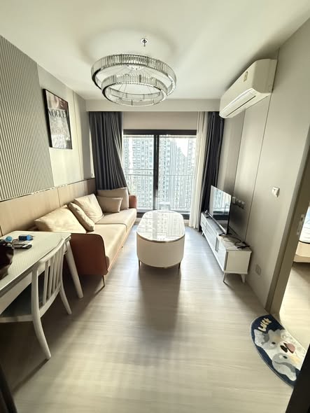 living room and bedroom of Life Asoke Hype