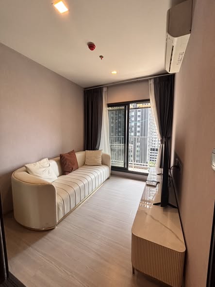 living room and bedroom of Life Asoke Hype