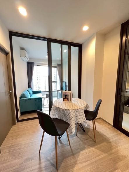 room interior of Life Asoke Hype