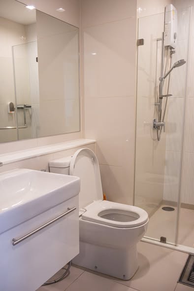 room interior and bathroom of Life Asoke Hype
