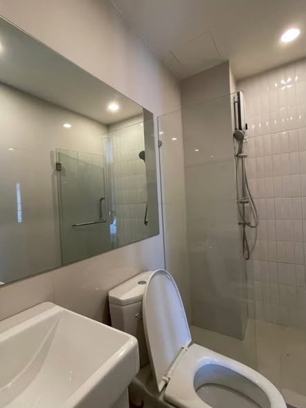 room interior and bathroom of Life Asoke