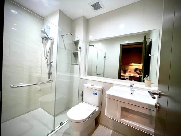 bathroom of Life Ladprao Valley