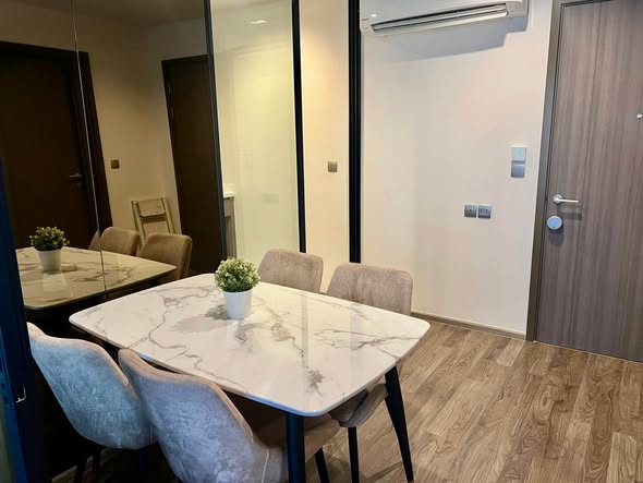 room interior of Life Ladprao Valley