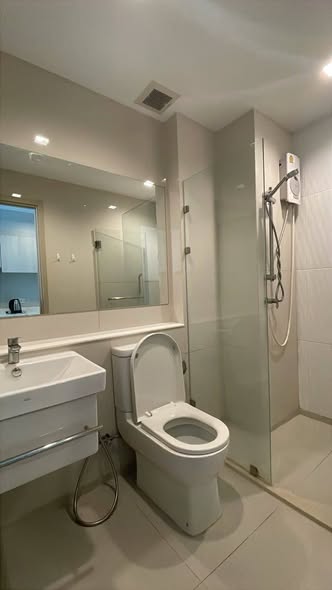 bathroom of Life One Wireless