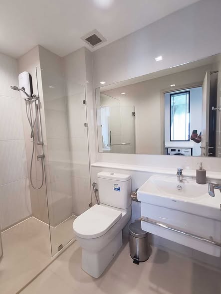 bathroom of Life One Wireless