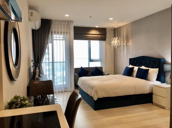 bedroom of Life One Wireless