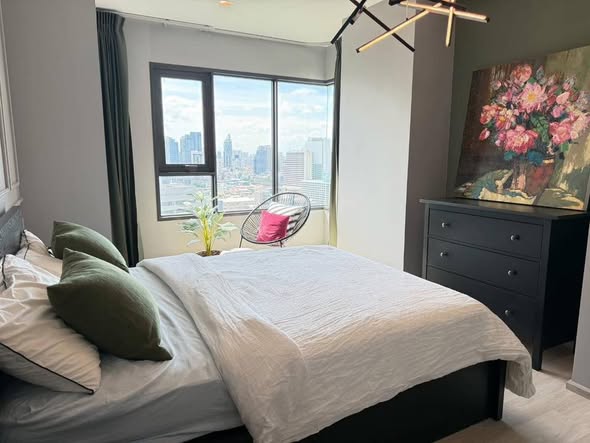 bedroom of Life One Wireless