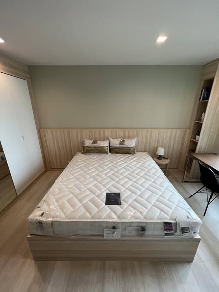 bedroom of Life One Wireless