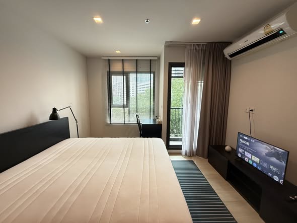 bedroom of Life One Wireless