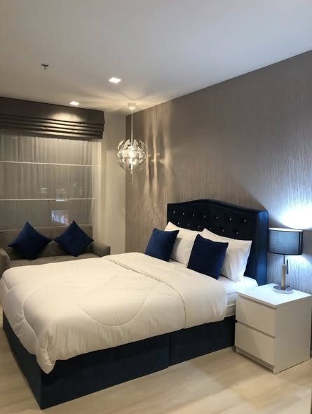 bedroom of Life One Wireless